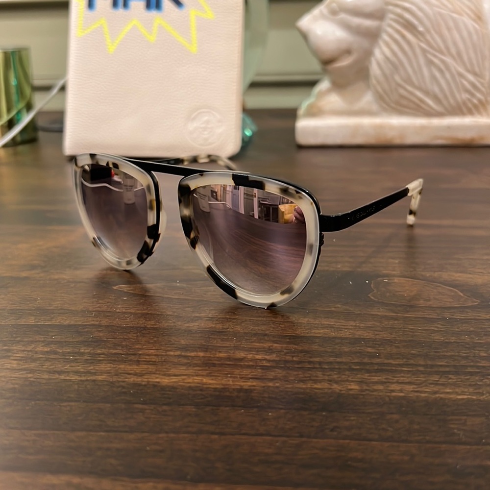 Kendall and Kylie Reflective Aviators tortoiseshell and pink